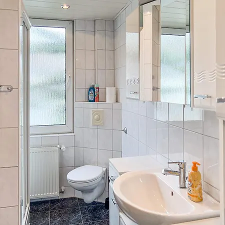 T&k - Zentrum - 1 And 2 20min To Fair Dus Apartment