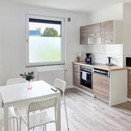 T&k - Zentrum - 1 And 2 20min To Fair Dus Apartment